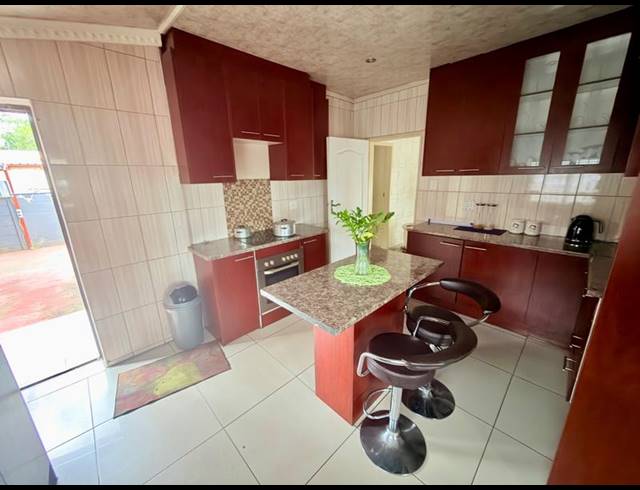 3 BEDROOM HOUSE FOR SALE IN VANDERBIJLPARK CW 5
